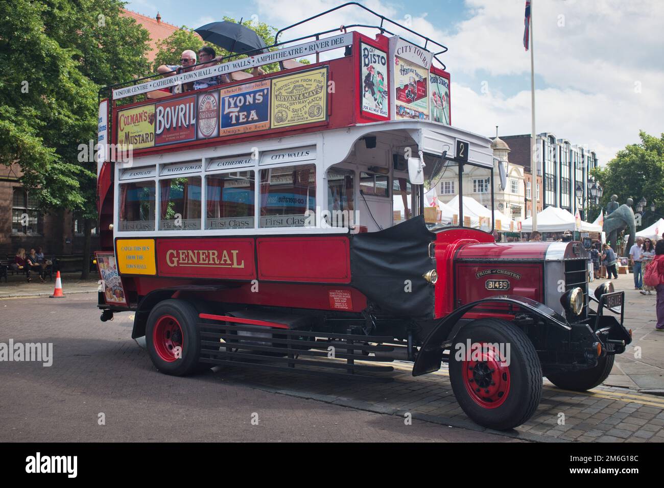 Autobus turistico della città a Chester, Cheshire, Regno Unito. Foto Stock