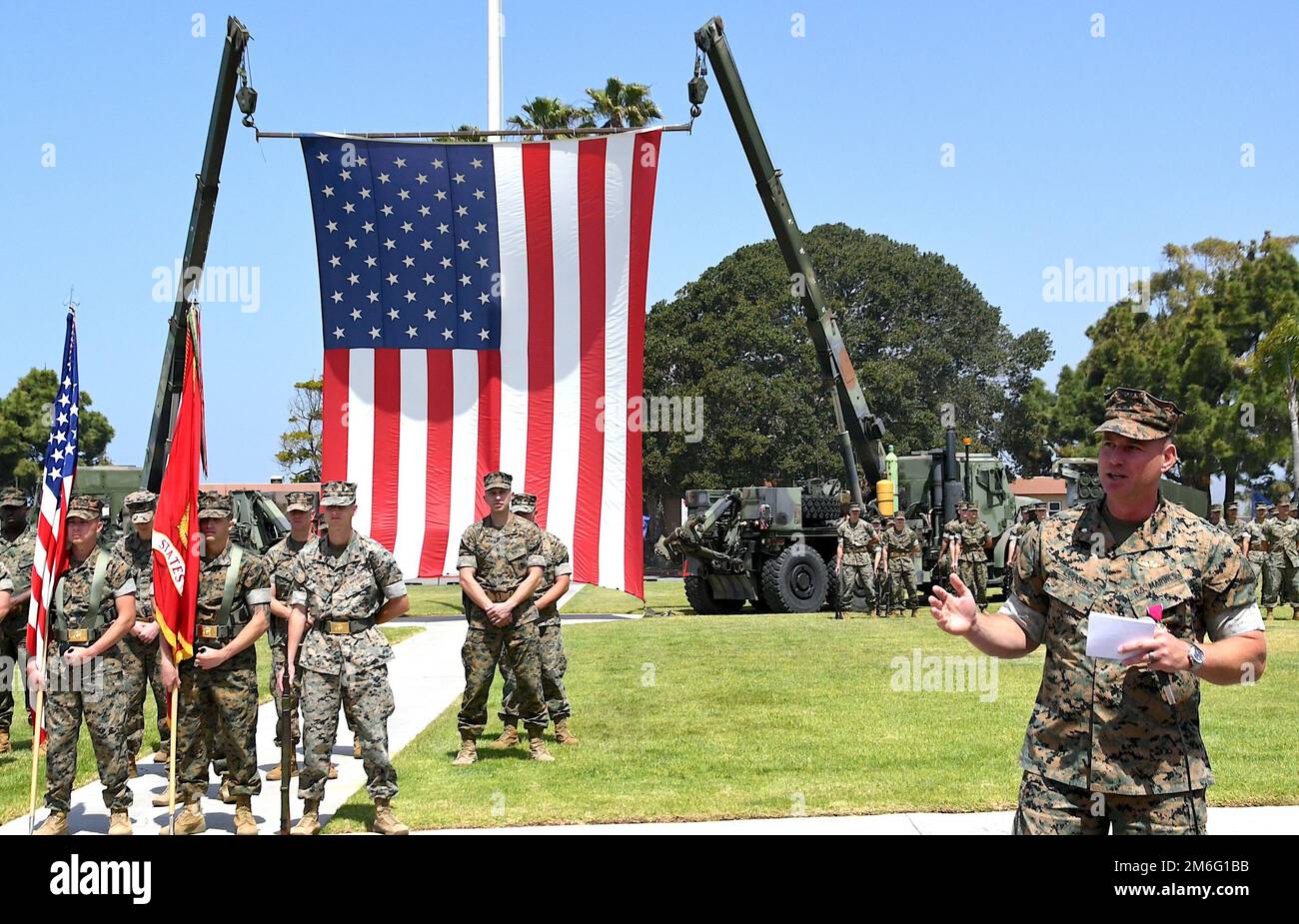 Marine Corps Tactical Systems Support Activity ha ospitato un cambio di comando e la cerimonia di ritiro mercoledì, 27 aprile 2022. Il Lt. Michael Liguori ha rinunciato al comando della MCTSSA al col. Craig Clarkson dopo aver prestato servizio come comandante dal luglio 2020. Liguori è stato il comandante per quasi due anni e si è ritirato dal servizio attivo dopo più di 20 anni di servizio attivo. Fu insignito di una Legione di merito da Brig. Gen. A.J. Pasagian, comandante del Marine Corps Systems Command, per il suo servizio e il suo stile di leadership unico che ha spinto MCTSSA su un palco più grande entro il Th Foto Stock