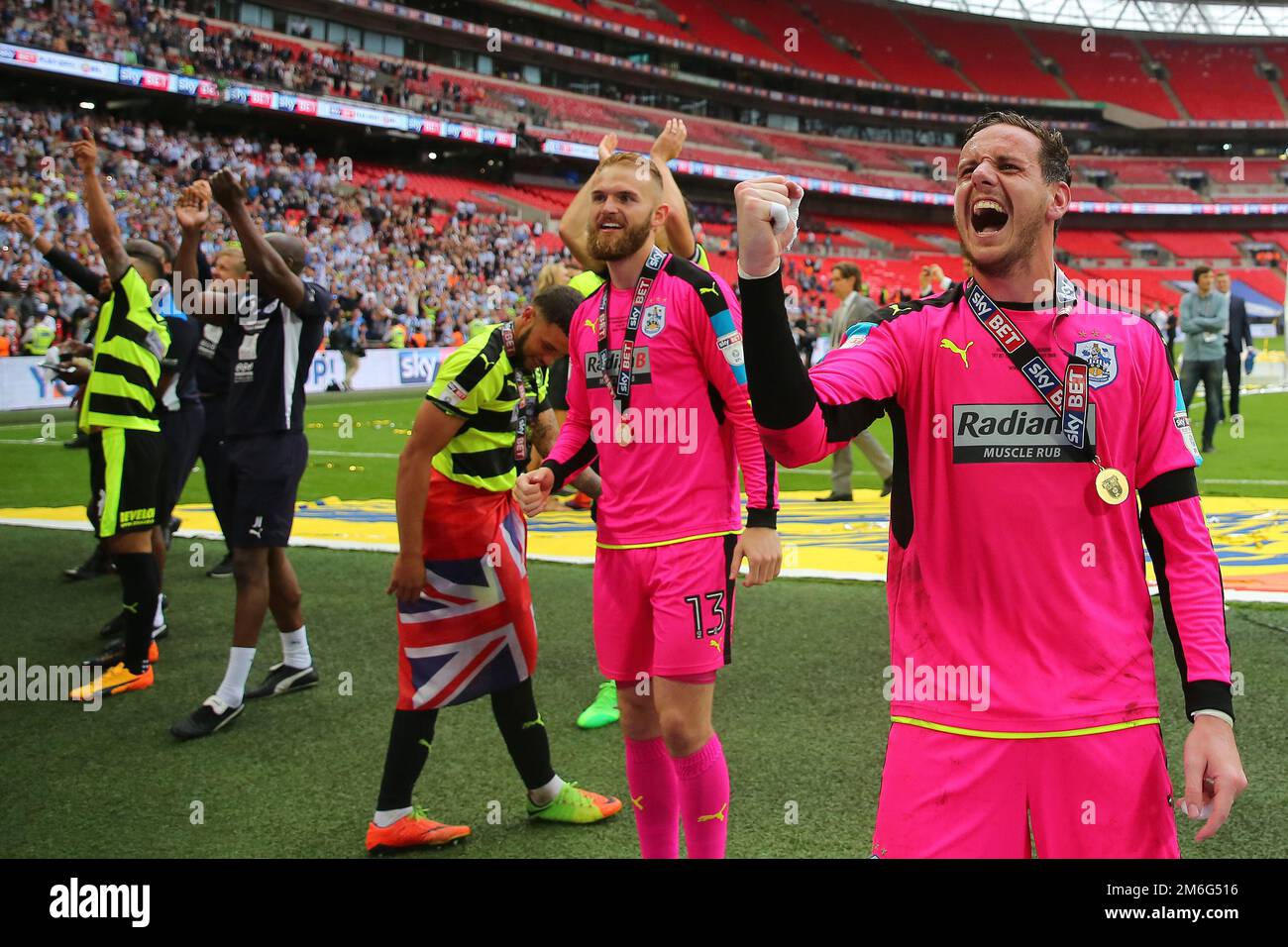 Danny Ward of Huddersfield Town celebra - Huddersfield Town v Reading, Sky Bet Championship Play-Off Final, Wembley Stadium, Londra - 29th maggio 2017. Foto Stock