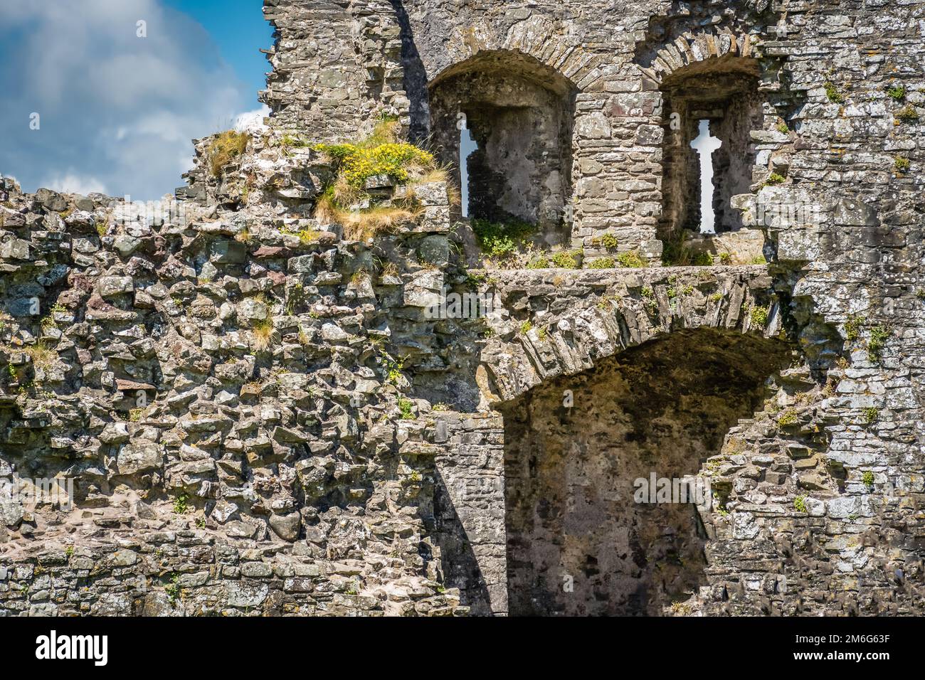 Castello di Llansteffan in rovina nel Carmarthenshire, Galles, Regno Unito Foto Stock