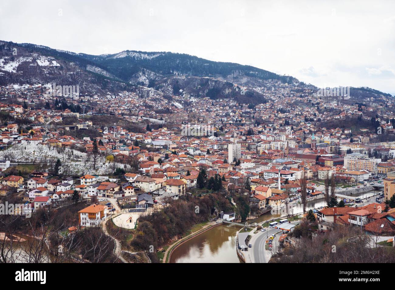 Una vista della città valle di Sarajevo Foto Stock