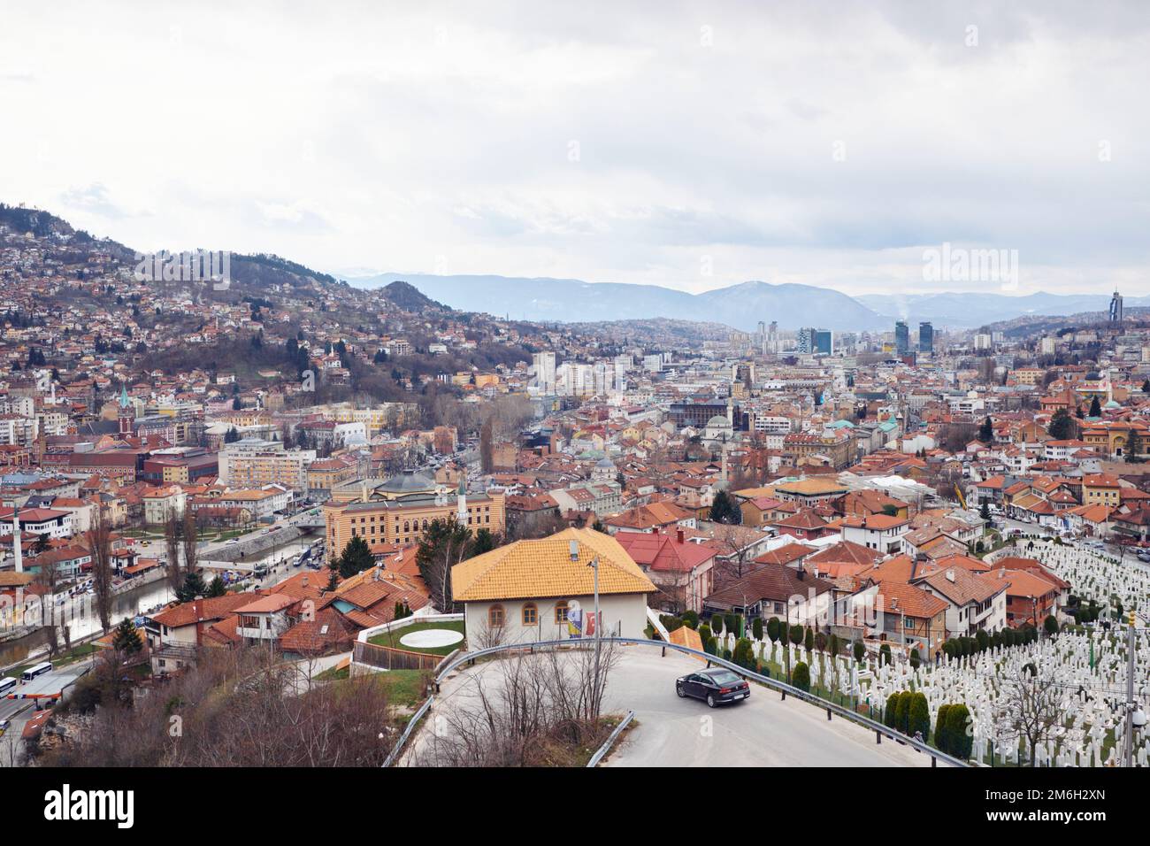 Una vista della città valle di Sarajevo Foto Stock