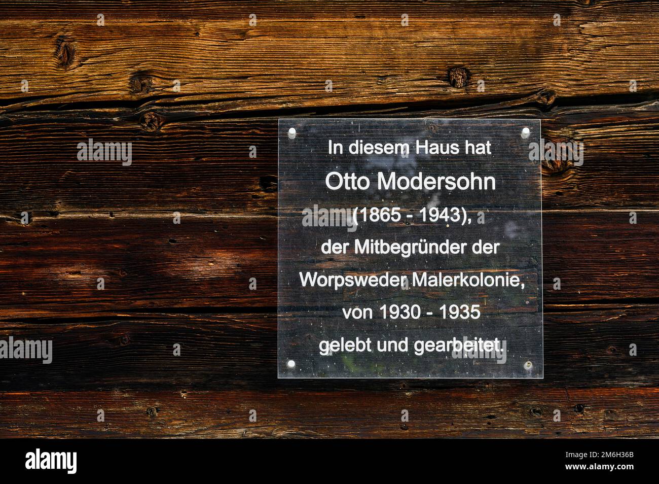 Info segno su muro di legno, otto Modersohn il co-fondatore della colonia di pittori Worpswede 'vissuto e lavorato in questa casa dal 1930-1935, Hindelang Foto Stock