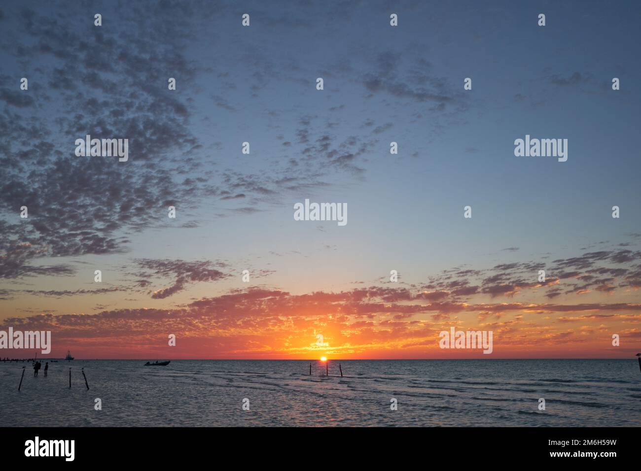 Il sole tramonta sul mare, il Golfo del Messico il sole tramonta sul mare, il Golfo del Messico Foto Stock