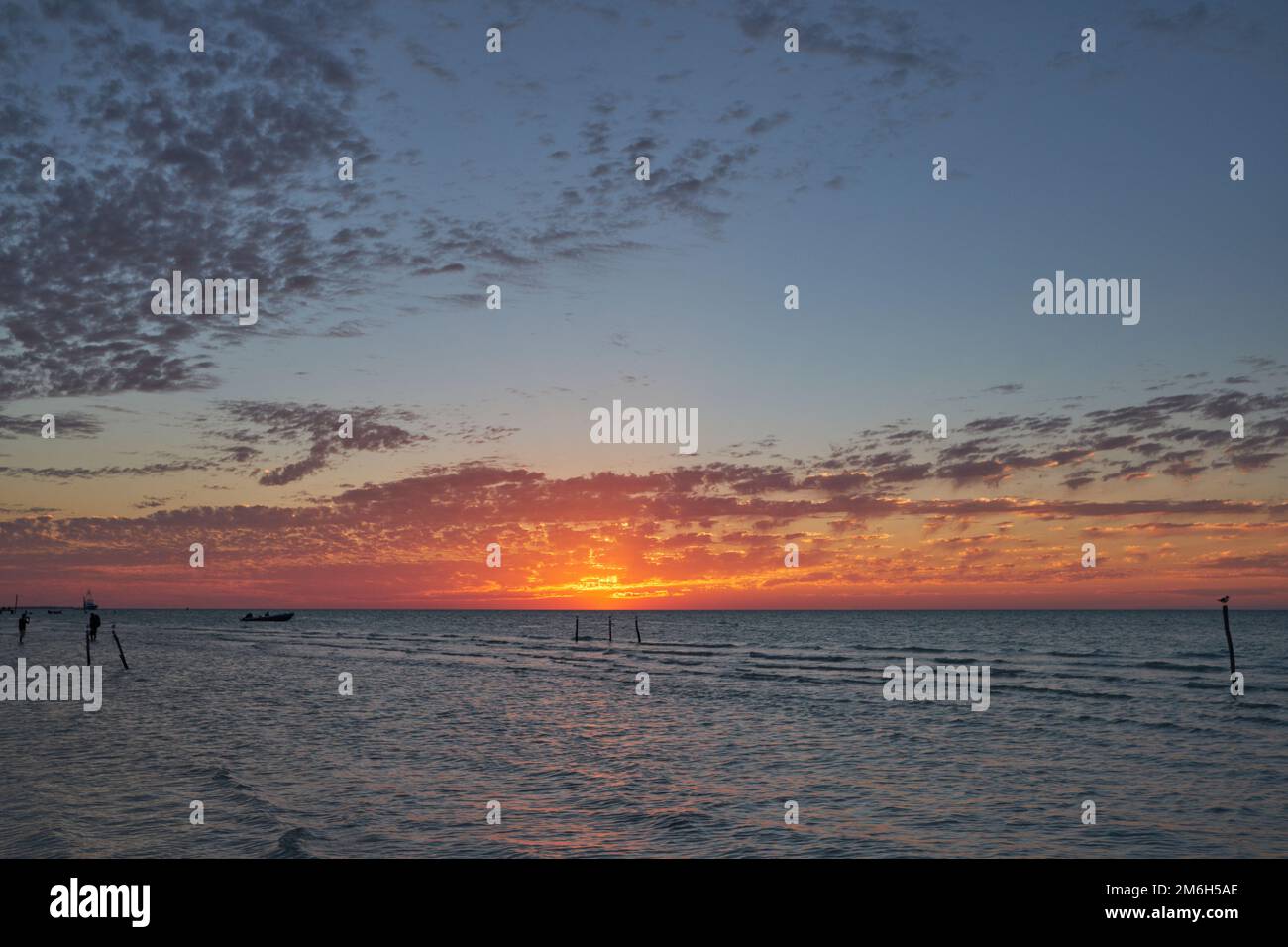 Il sole tramonta sul mare, il Golfo del Messico il sole tramonta sul mare, il Golfo del Messico Foto Stock