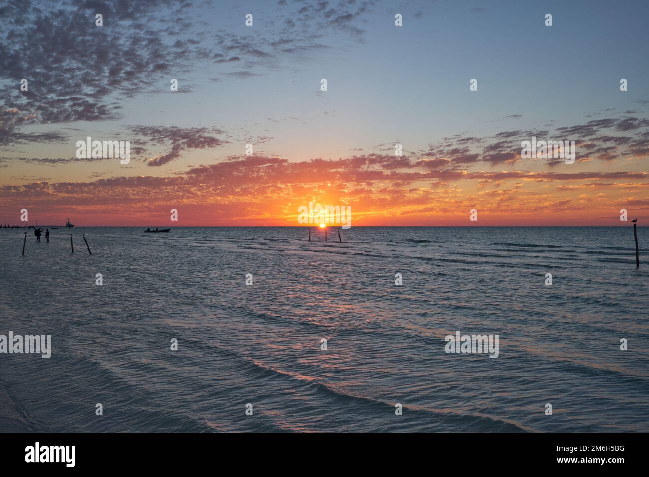 Il sole tramonta sul mare, il Golfo del Messico il sole tramonta sul mare, il Golfo del Messico Foto Stock
