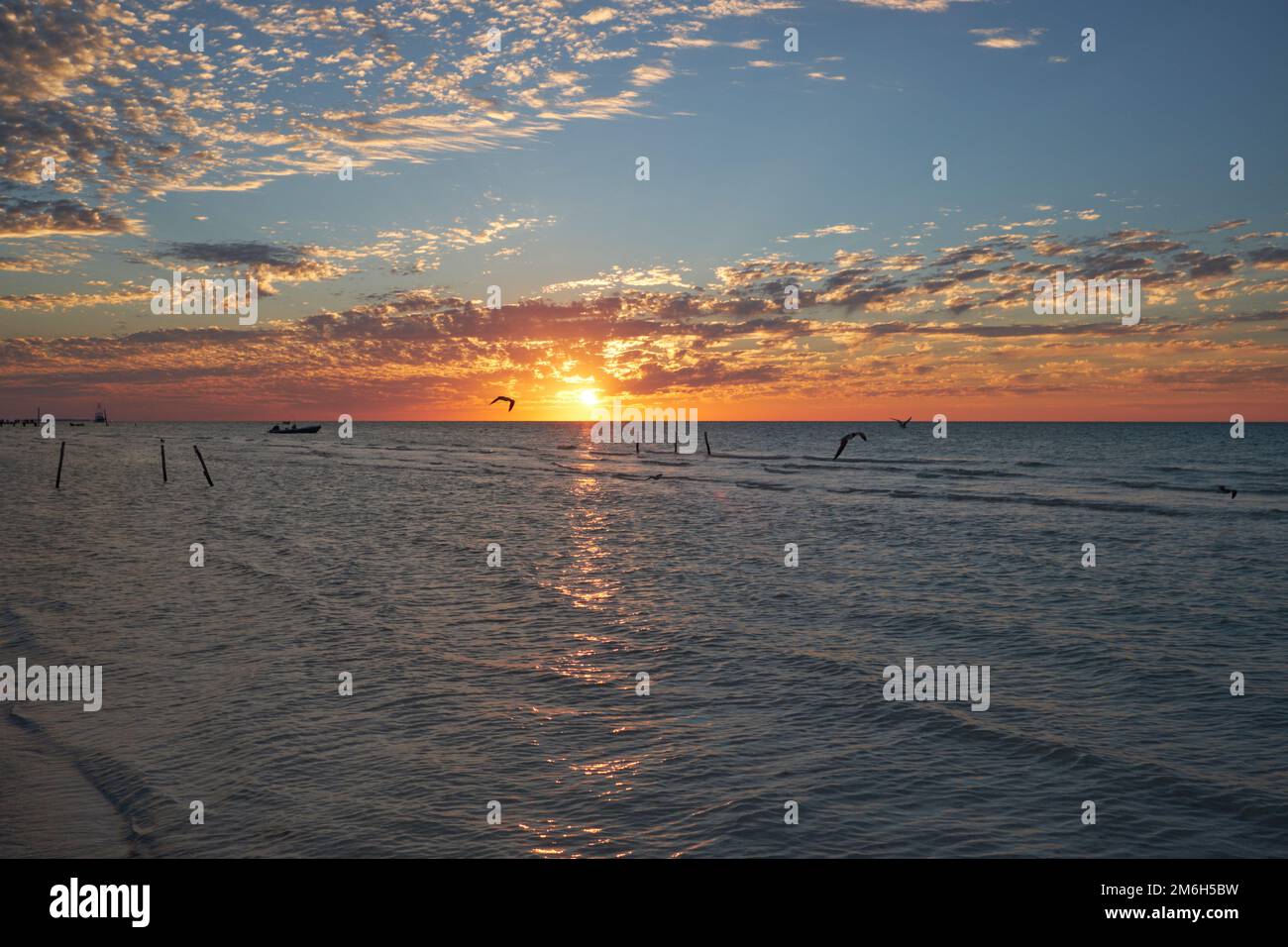 Il sole tramonta sul mare, il Golfo del Messico il sole tramonta sul mare, il Golfo del Messico Foto Stock