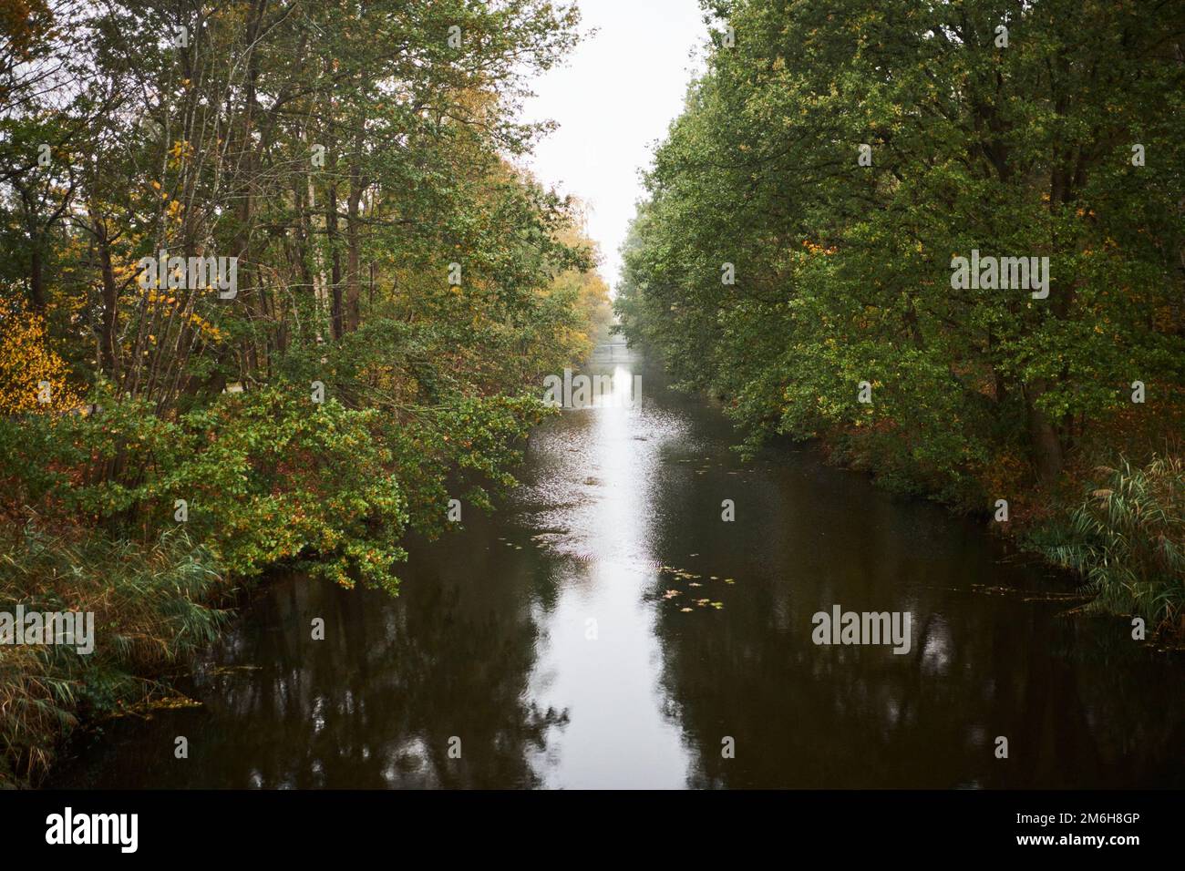 Attraversamento di un canale a Coevorden Paesi Bassi Foto Stock