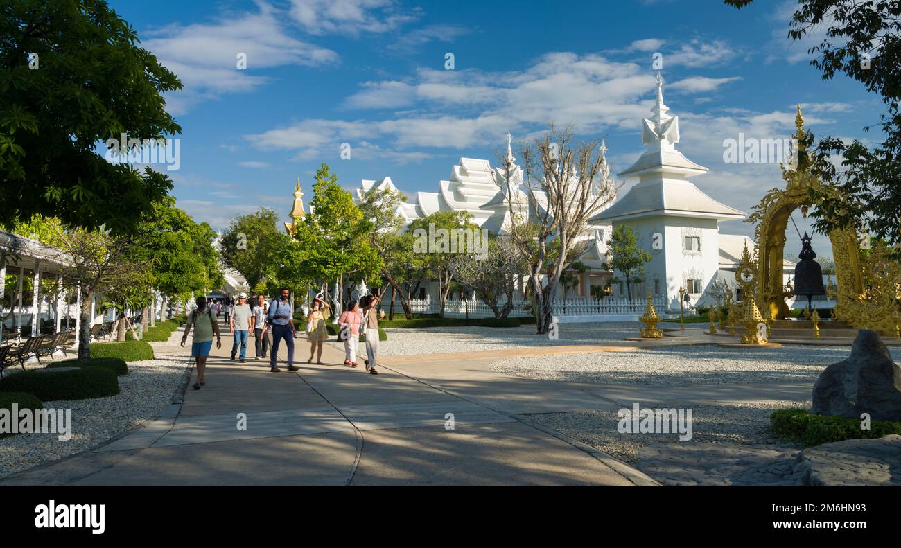 Chiang Rai, Thailandia. Novembre 14, 2022. Wat Rong Khun o Tempio Bianco. E' la più importante destinazione di viaggio nella provincia di Chiang Rai. Foto Stock