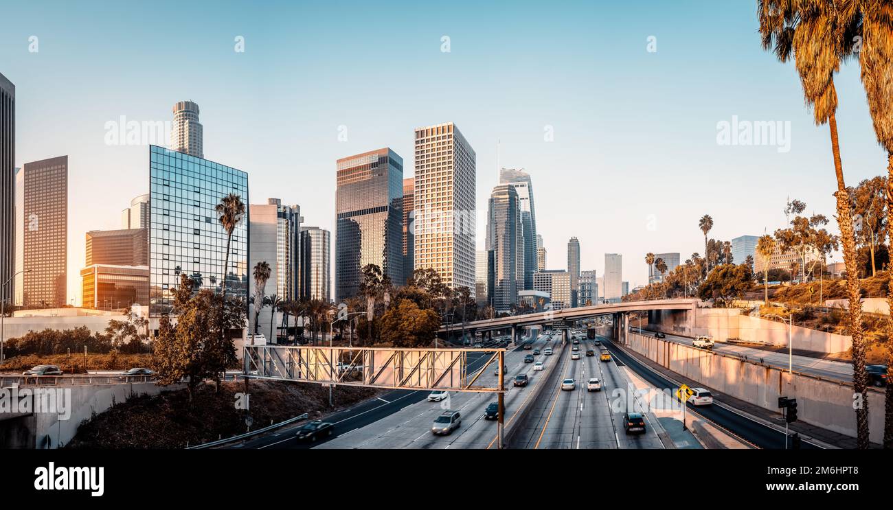 lo skyline di los angeles durante l'alba, california Foto Stock