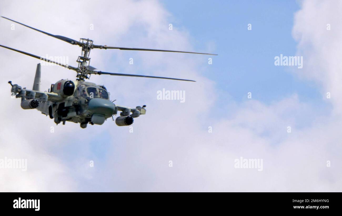 ZHUKOVSKY, RUSSIA - 01 SETTEMBRE 2019: Dimostrazione dell'elicottero Kamov Ka-52 Alligator Attack dell'aeronautica russa a. Foto Stock