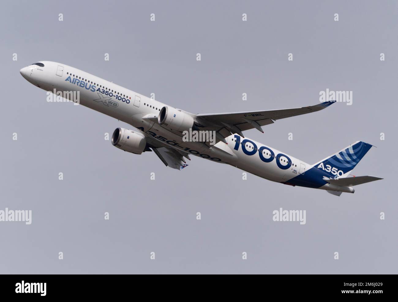 Mosca Russia Zhukovsky Airfield 25 luglio 2021: Aereo passeggeri Airbus A350 nel volo dimostrativo internazionale a Foto Stock