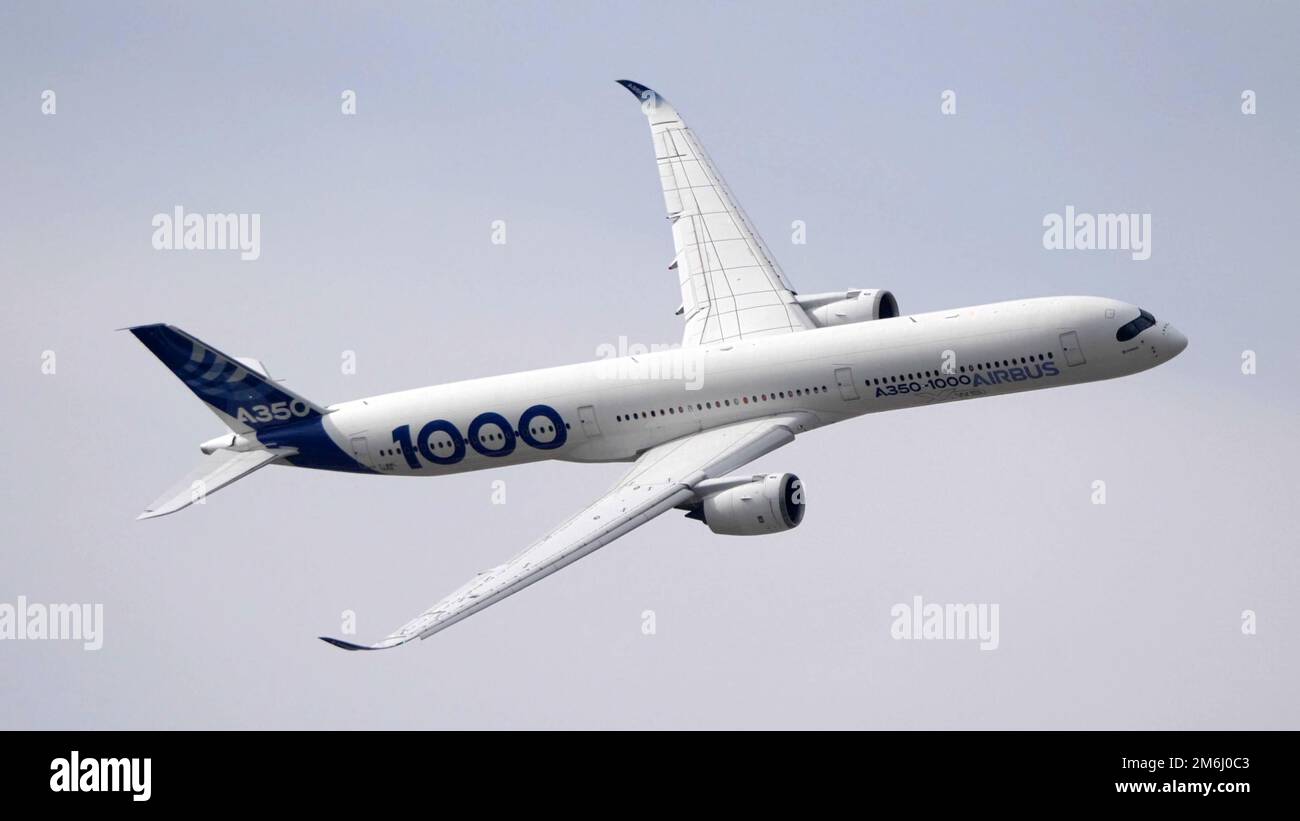 Mosca Russia Zhukovsky Airfield 25 luglio 2021: Aereo passeggeri Airbus A350 nel volo dimostrativo internazionale a Foto Stock