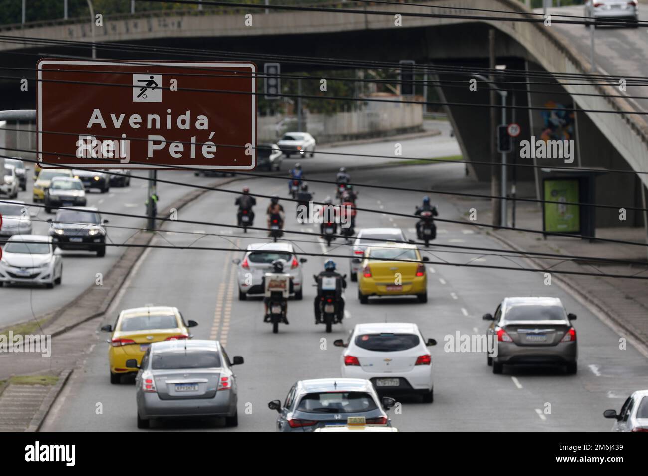 Avenue King Pelé allo stadio Macaranã, cartello stradale. Omaggio al famoso giocatore brasiliano di calcio Pele, Edson Arantes do Nascimento - Rio de Janeiro Brasile Foto Stock