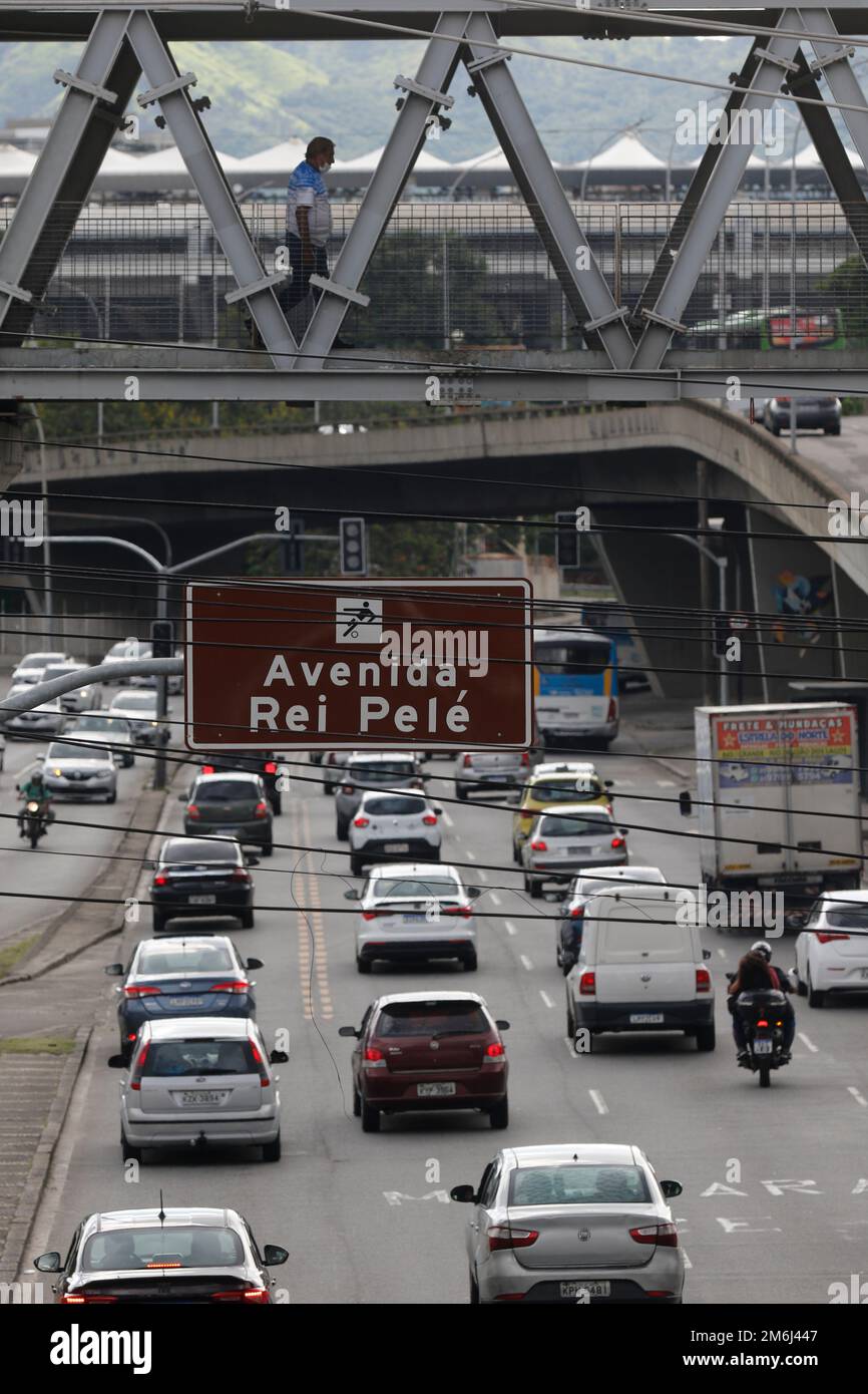 Avenue King Pelé allo stadio Macaranã, cartello stradale. Omaggio al famoso giocatore brasiliano di calcio Pele, Edson Arantes do Nascimento - Rio de Janeiro Brasile Foto Stock