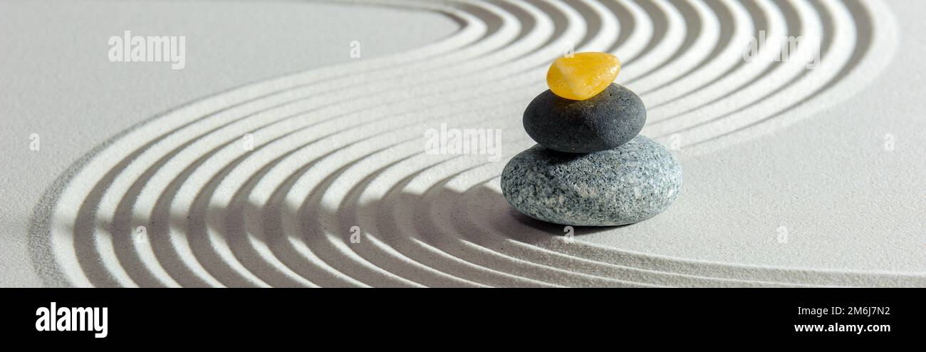 Giardino ZEN giapponese con feng shui e yin yang Foto Stock