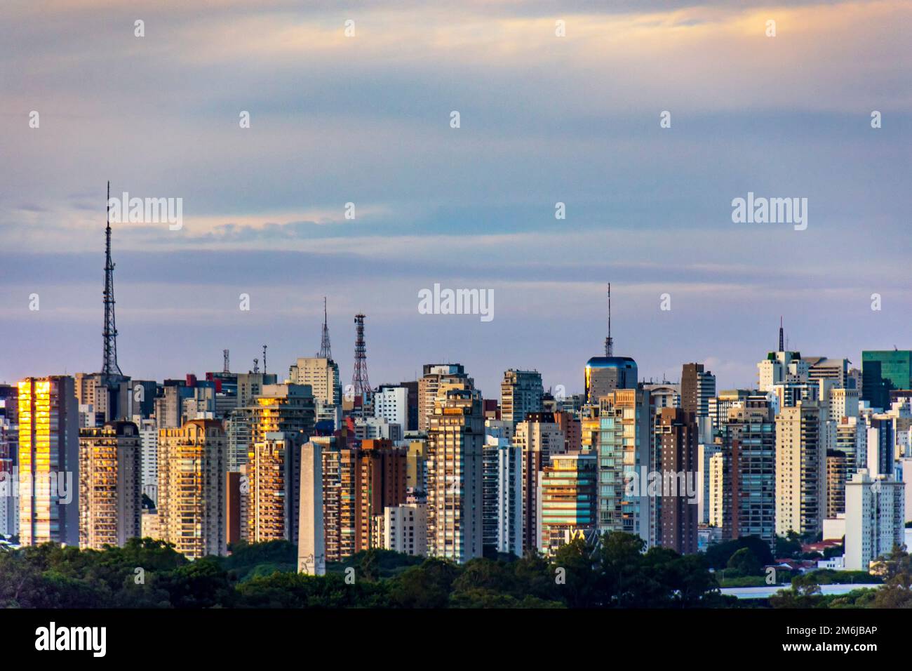Skyline crepuscolo di San Paolo Foto Stock