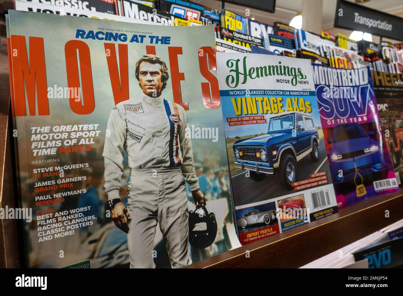 Barnes & Noble librai su Union Square ha una vasta selezione di riviste, New York City, USA 2023 Foto Stock