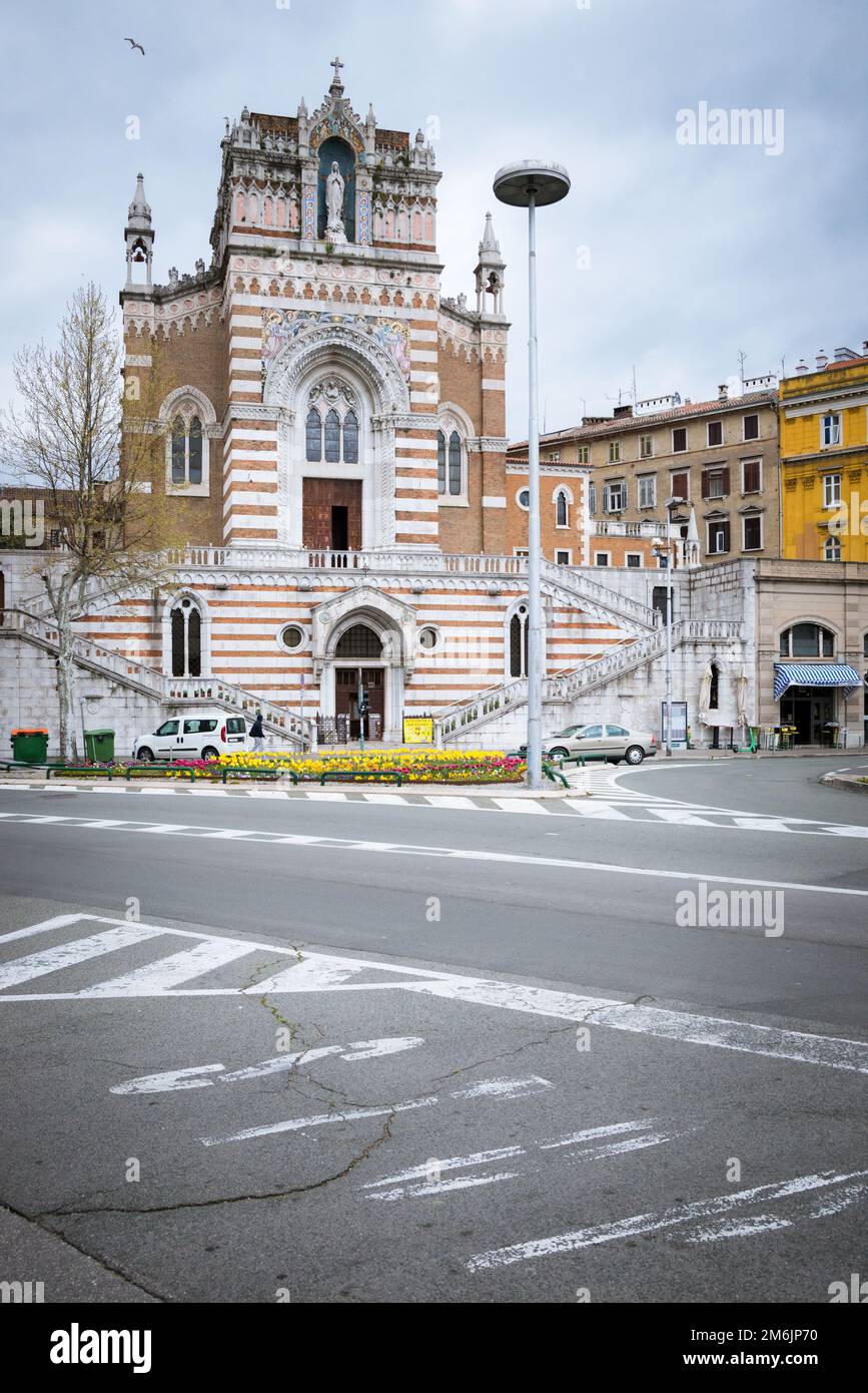 Parte anteriore della chiesa dei Cappuccini di Nostra Signora di Lourdes a Rijeka CROAZIA Foto Stock