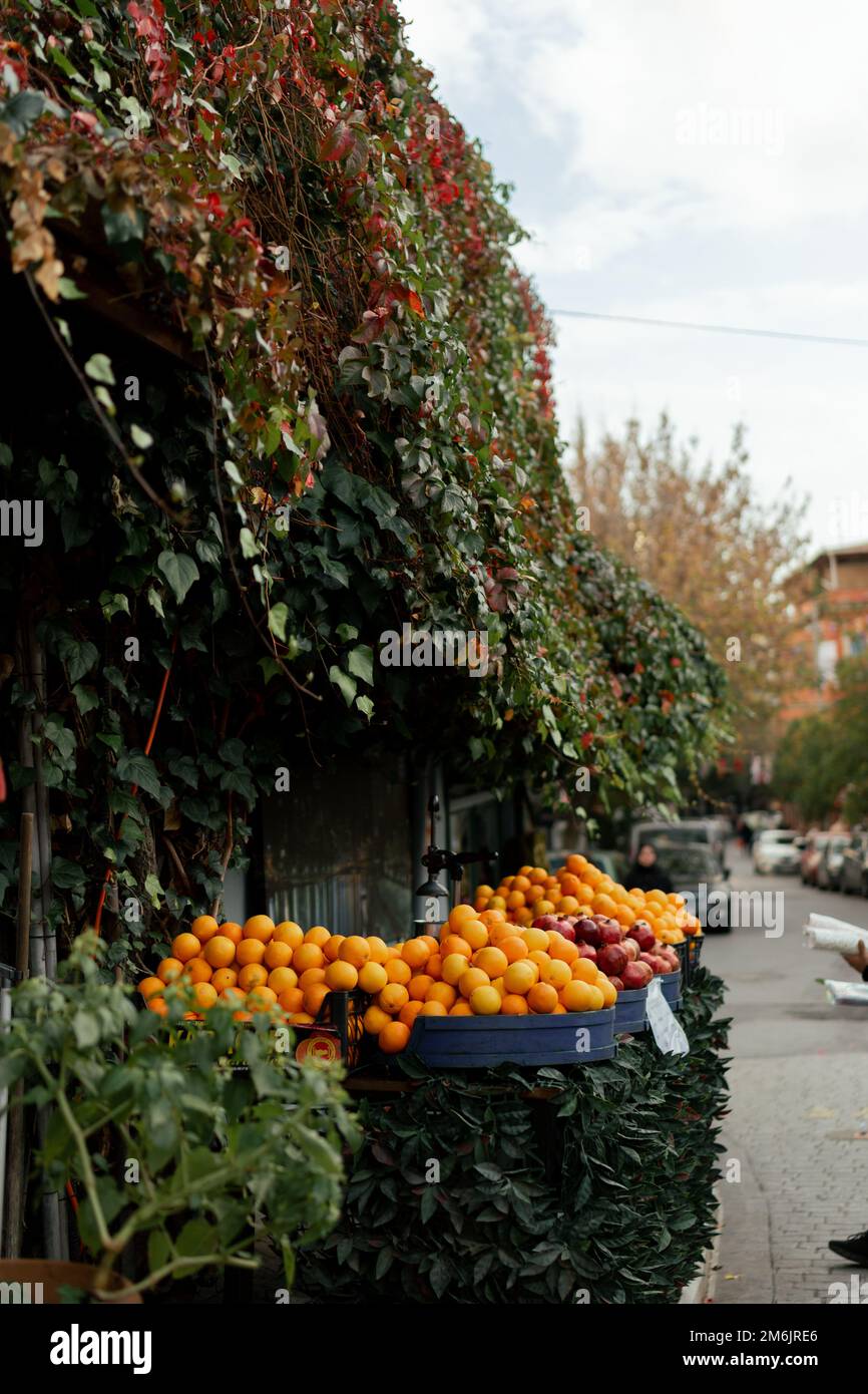Vendita via di frutta. Istanbul Foto Stock