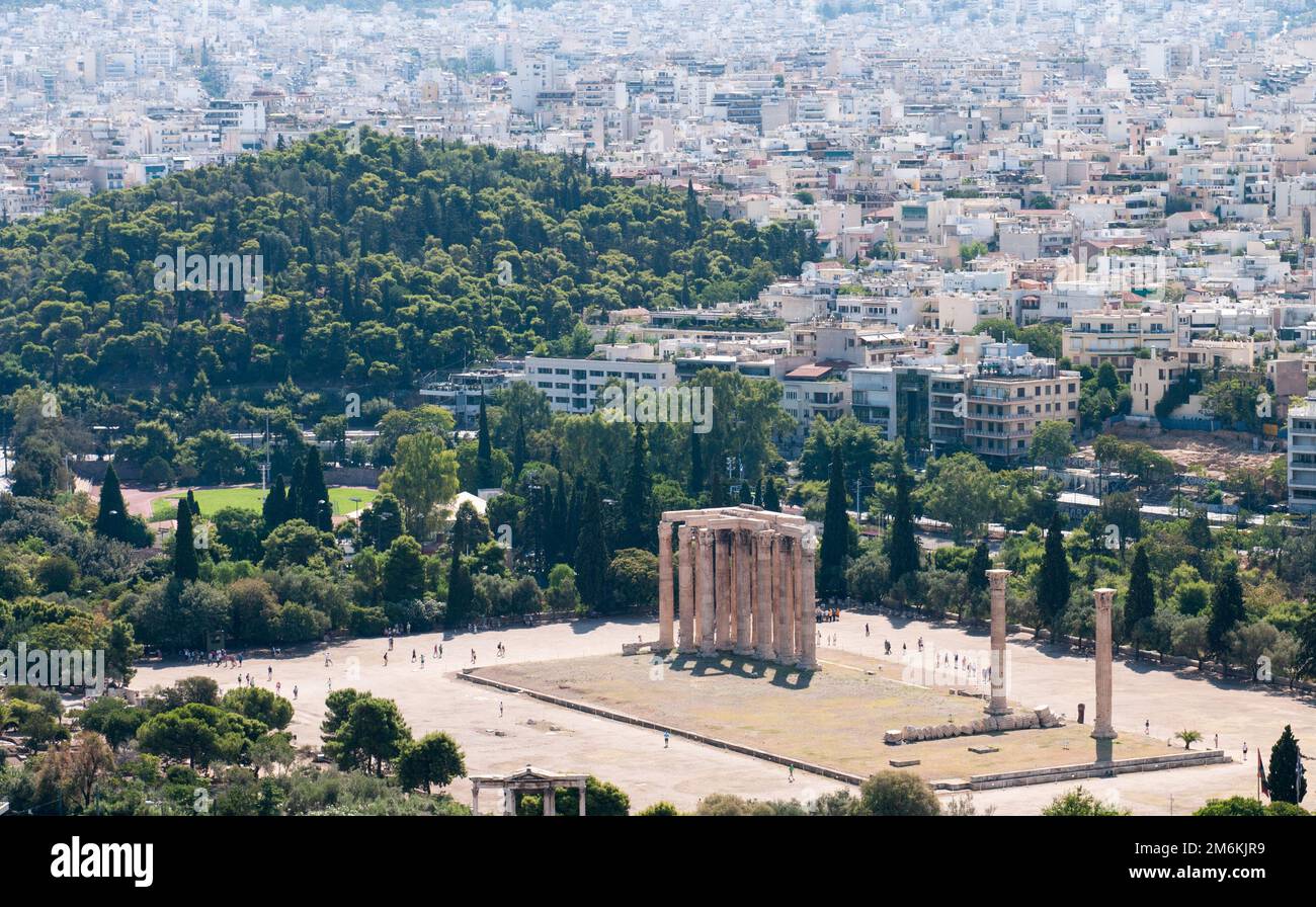 Antiche rovine del tempio di zeus olimpio, Atene Grecia Foto Stock