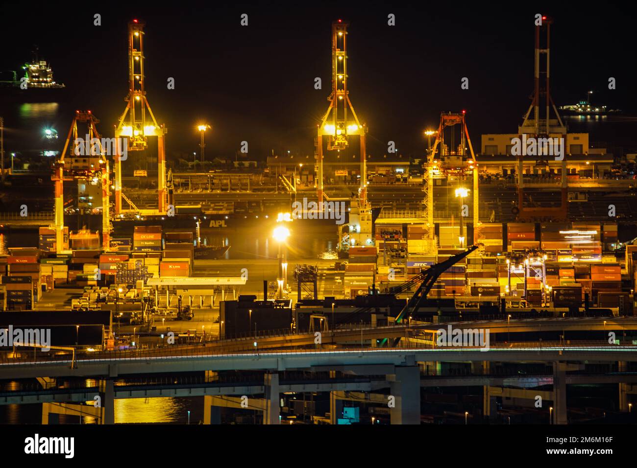Zona industriale di Keihin visibile dalla torre di riferimento di Yokohama Foto Stock