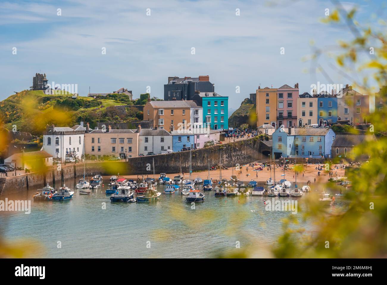 Porto e porticciolo nella bellissima cittadina di Tenby Foto Stock