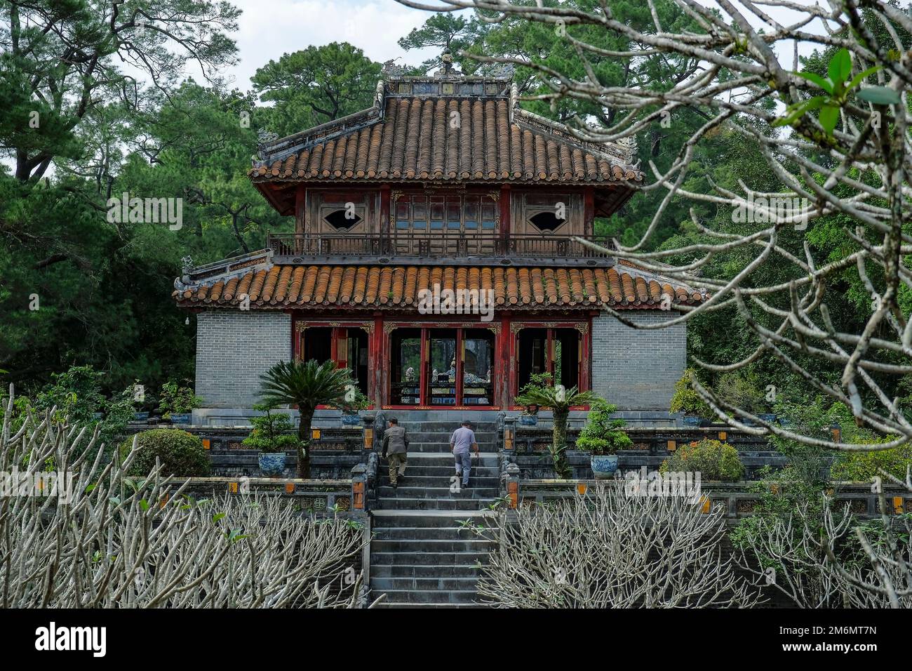 Hue, Vietnam - 25 dicembre 2022: Viste della tomba di Minh Mang a Hue, Vietnam. Foto Stock