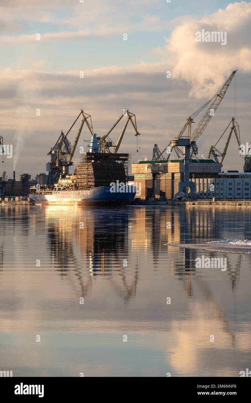 Il porto commerciale di St. Petersburg, Russia Foto Stock