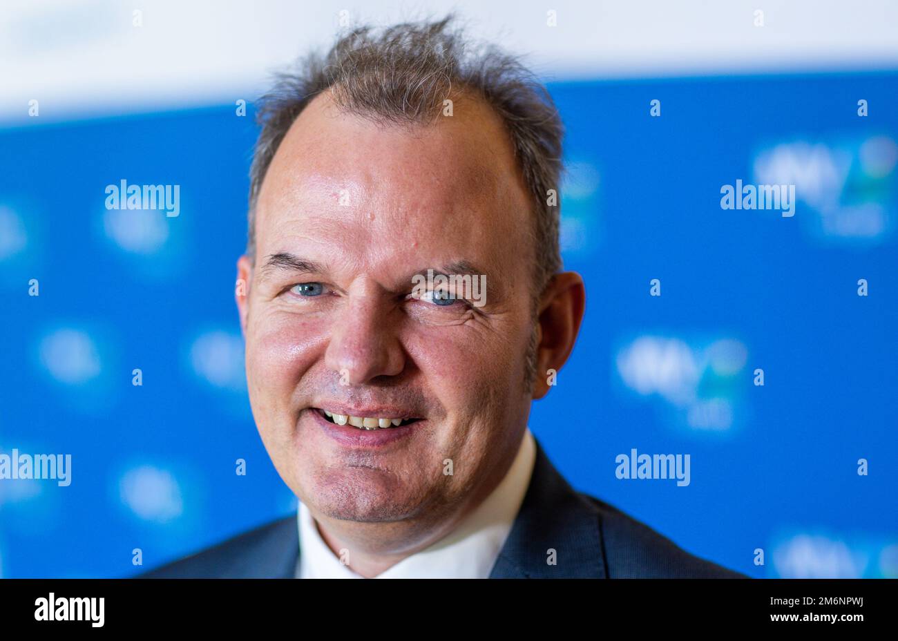 Schwerin, Germania. 05th Jan, 2023. Markus Biercher, il nuovo capo dell'Agenzia per l'occupazione del Nord, in una conferenza stampa nella cancelleria di Stato. Il nuovo capo della direzione regionale settentrionale dell'Agenzia del lavoro ha appoggiato il governo statale durante la sua visita inaugurale a Schwerin. L'attuale tasso di disoccupazione nel Meclemburgo-Pomerania anteriore nel dicembre 2022 è stato del 7,6%. Credit: Jens Büttner/dpa/Alamy Live News Foto Stock