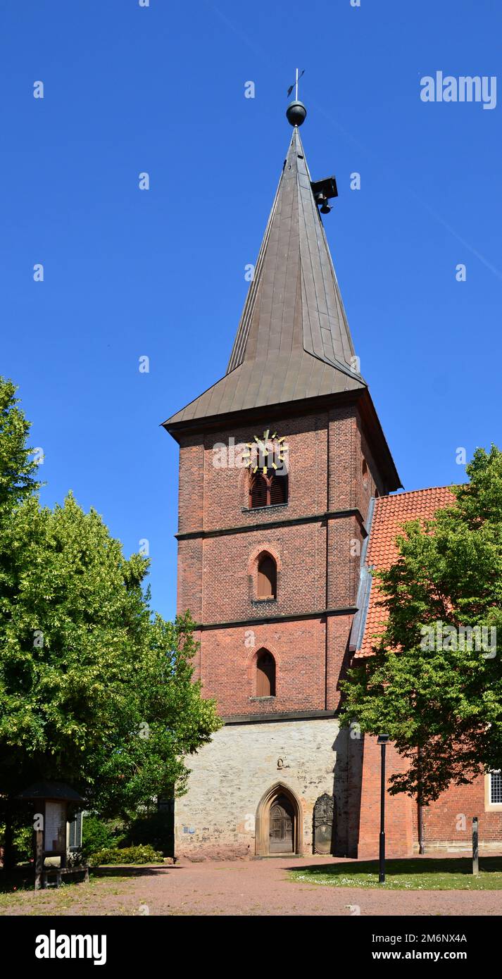 Chiesa storica nel villaggio Rodewald, bassa Sassonia Foto Stock