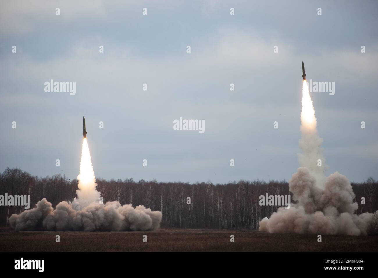 Lancio di missili militari Foto Stock