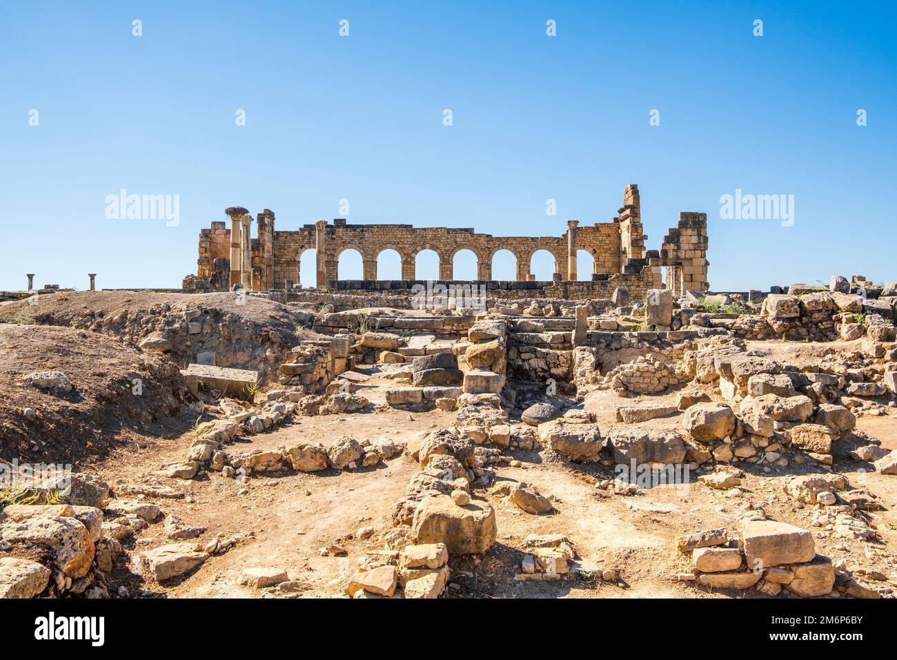 Rovine romane ben conservate a Volubilis, zona di Fez Meknes, Marocco, Africa settentrionale Foto Stock