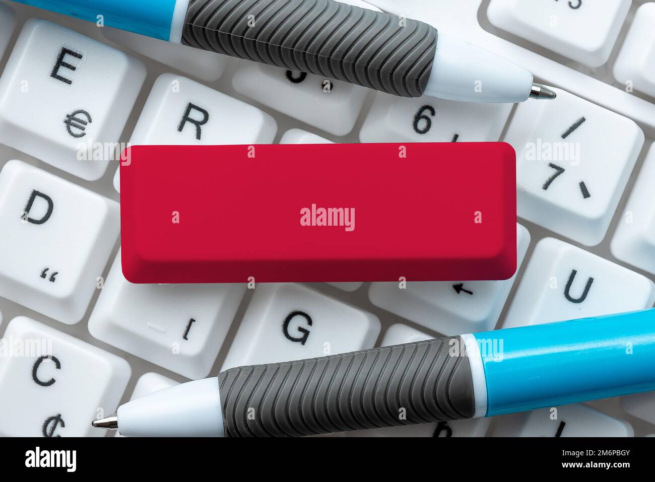 Download di dati di file online, caricamento di codici di programmazione, chat attività di navigazione, raccolta di informazioni, informatica Devic Foto Stock