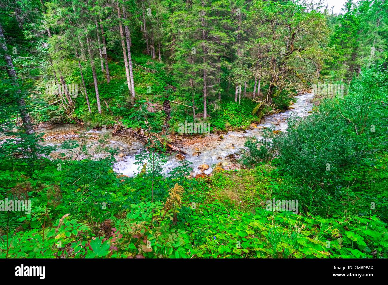 Escursioni intorno al lago Hunters vicino Sankt Johann a Pongau in Austria Foto Stock