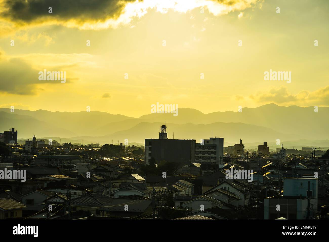 Crepuscolo e zona residenziale di â€ â€ la silhouette Foto Stock