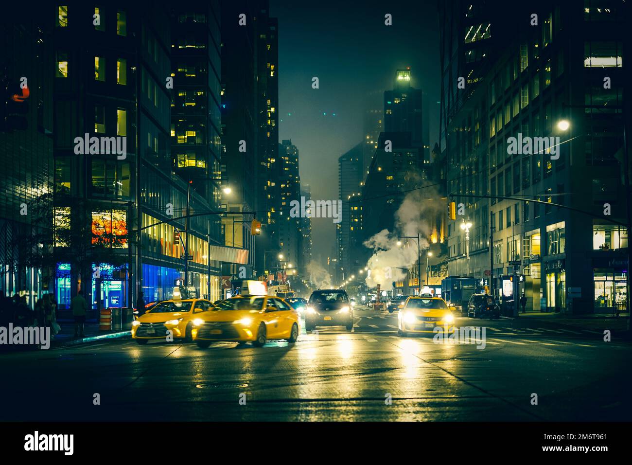 Vista notturna della città di New York Foto Stock