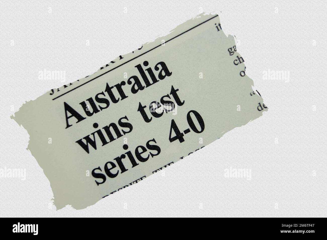 Notizie dal titolo dell'articolo del giornale 1975 - l'Australia vince la serie di test 4-0 Foto Stock