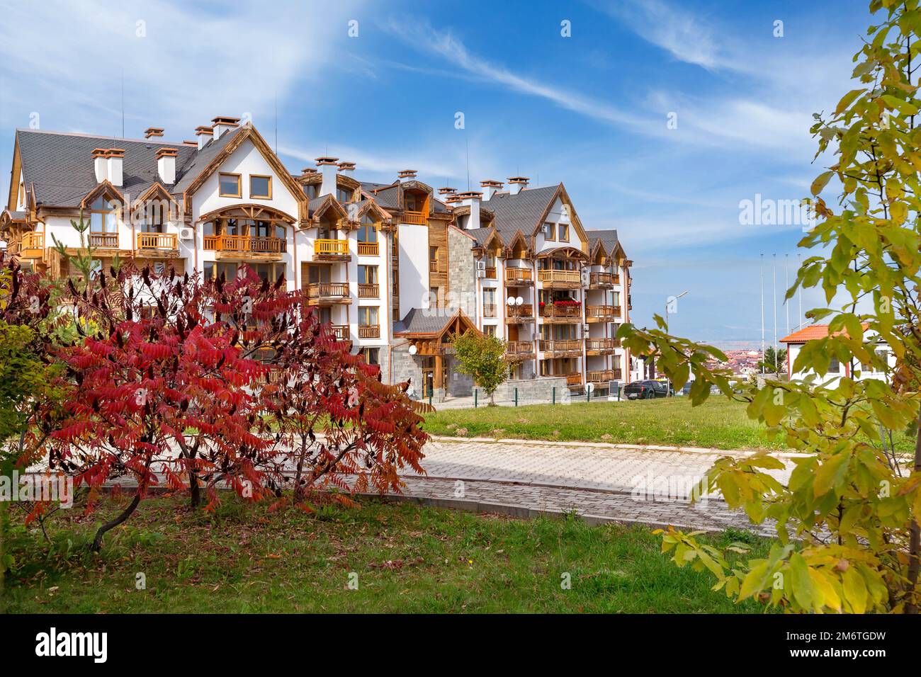 Panorama autunnale hotel a Bansko, Bulgaria Foto Stock