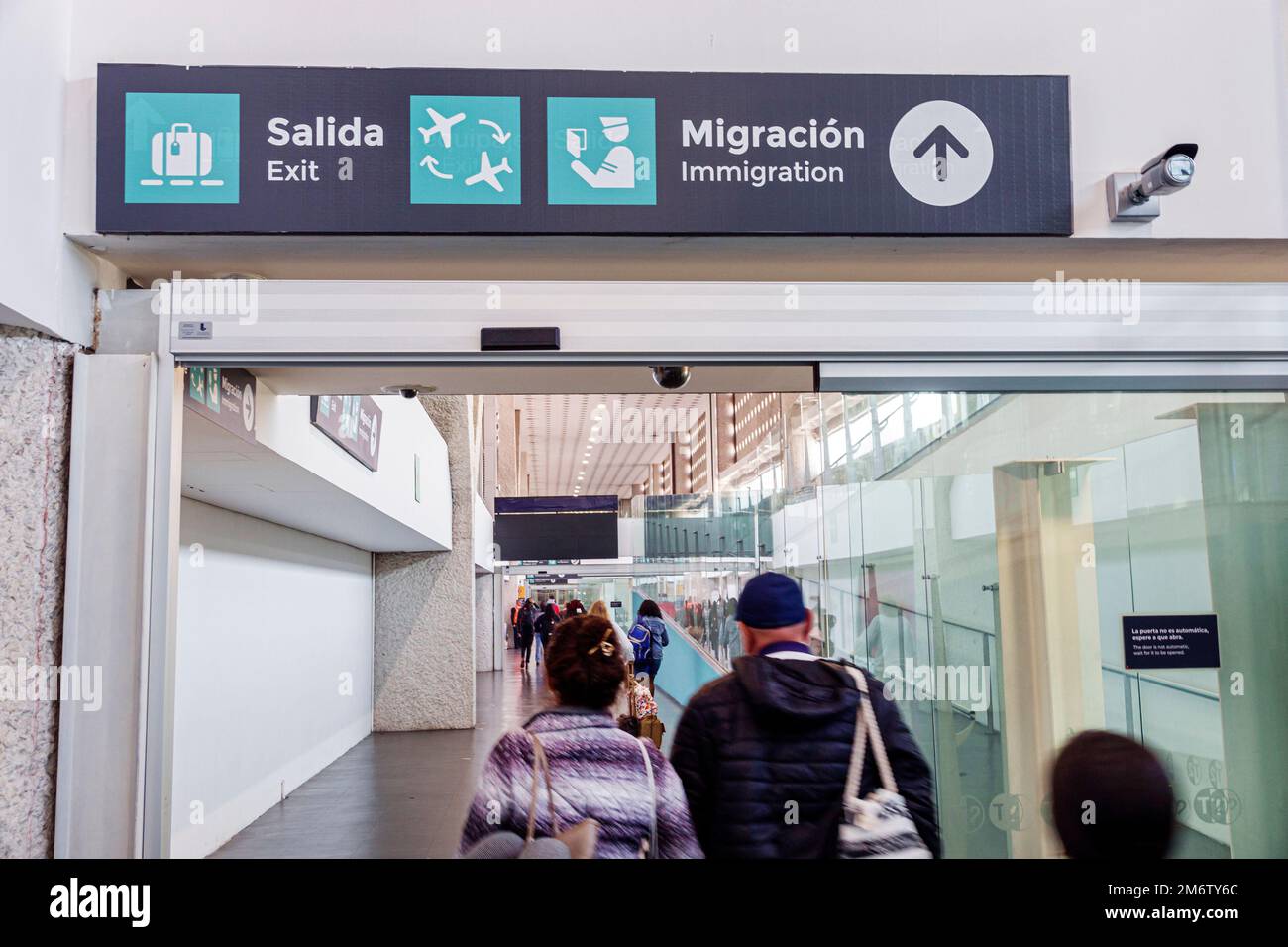Città del Messico, Aeropuerto Internacional Benito Juarez International Airport, terminal concourse gate area, uscita immigrazione passeggeri in arrivo, all'interno Foto Stock