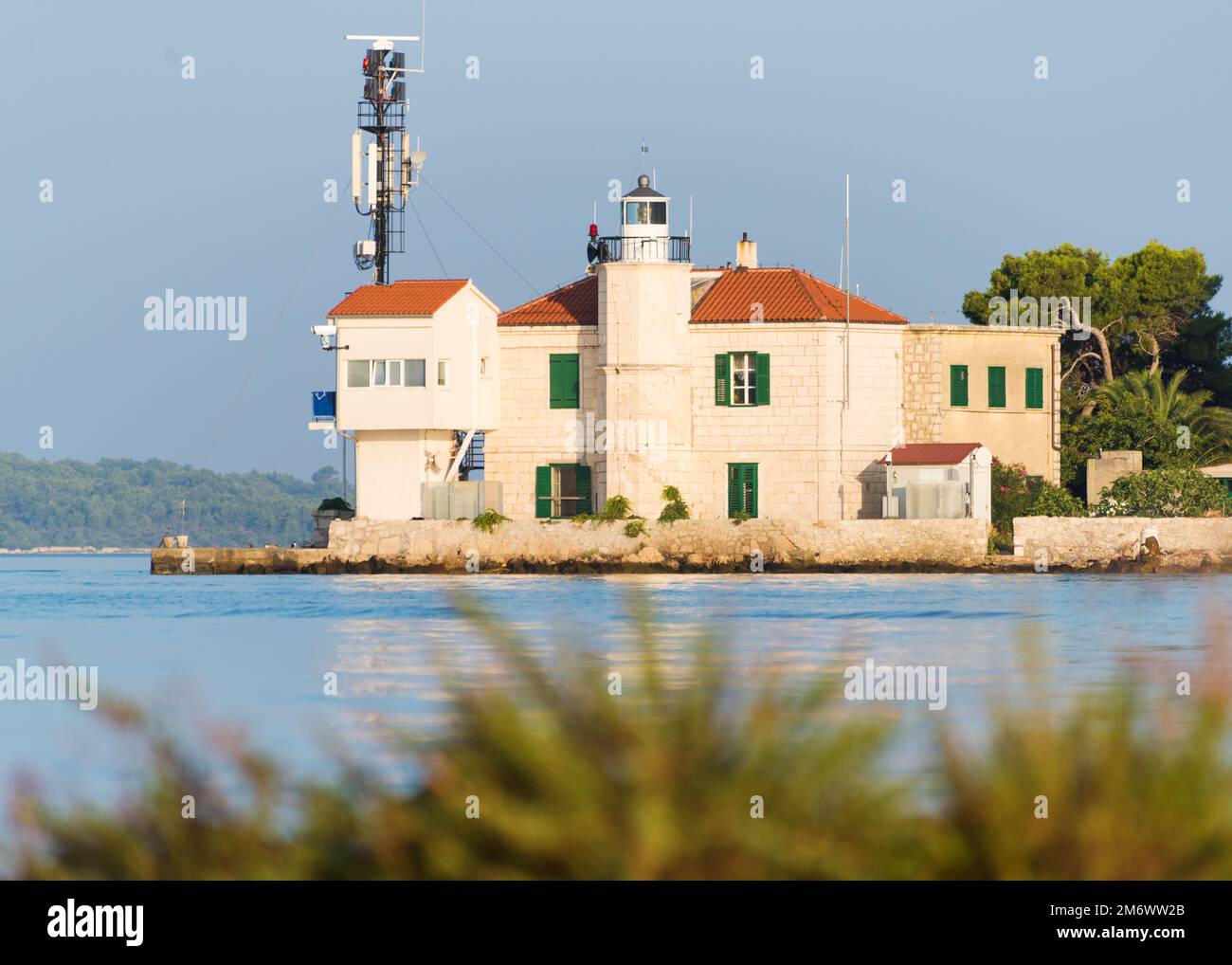 Faro sul canale Sveti ante a Sibenik, Croazia Foto Stock