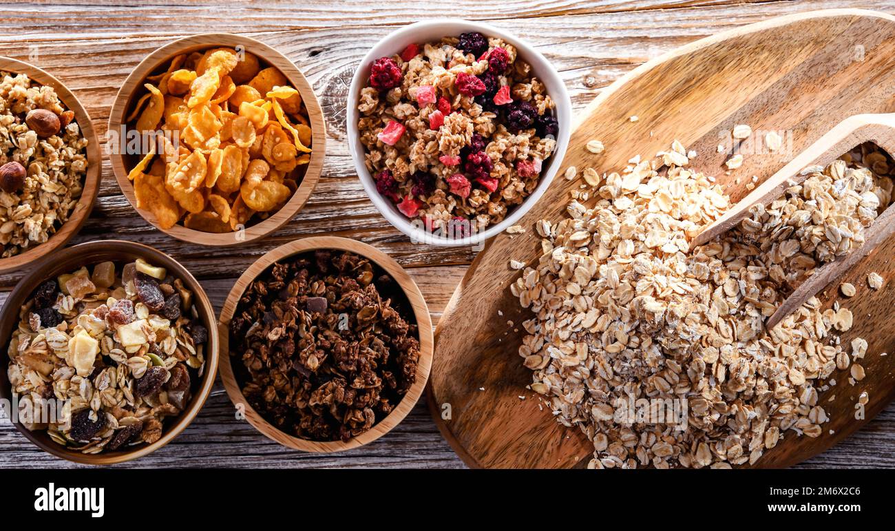 Composizione con diversi tipi di cereali per la prima colazione di prodotti Foto Stock