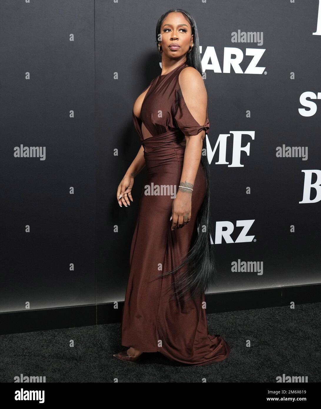 Los Angeles, Stati Uniti. 05th Jan, 2023. Il Cavaliere di Arkeisha 'Kash Dolla' arriva alla prima stagione 2 di Starz 'BMF' che si tiene al TCL Chinese Theatre di Hollywood, CA giovedì 5 gennaio 2023. (Foto di Sthanlee B. Mirador/Sipa USA) Credit: Sipa USA/Alamy Live News Foto Stock