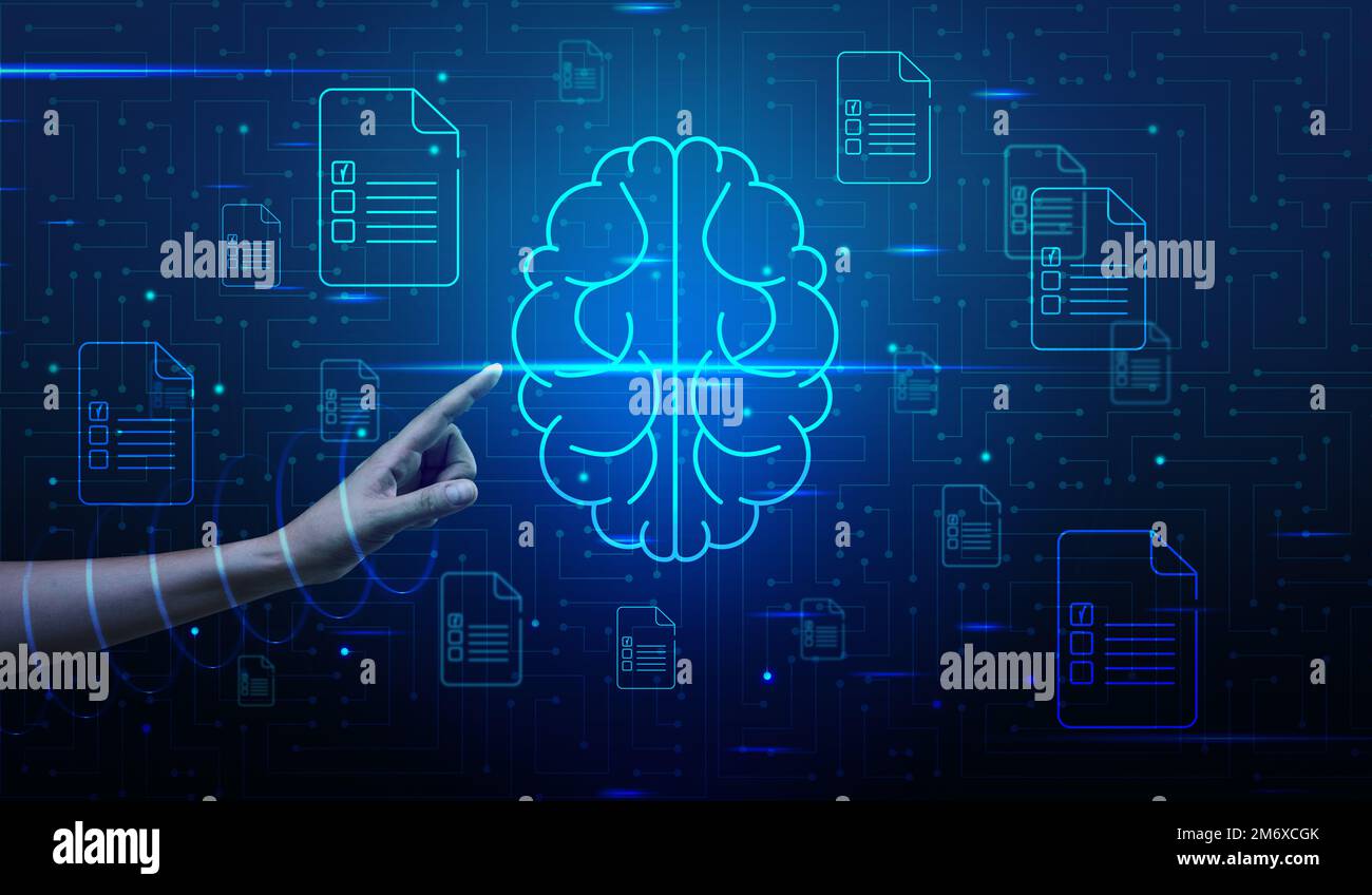 La mano di una donna punta all'icona del cervello, addestramento di intelligenza artificiale basato sulle informazioni disponibili. Foto Stock