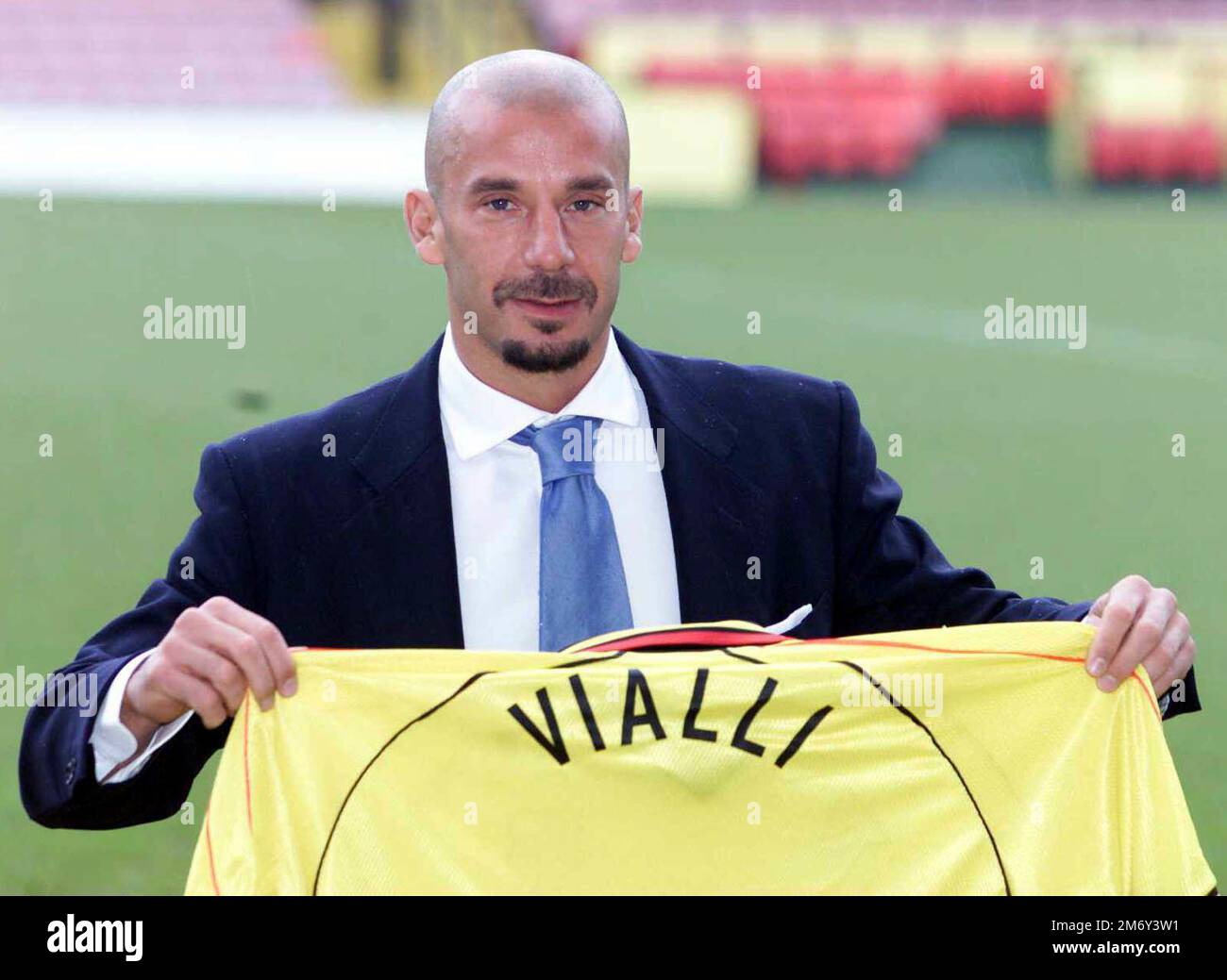 Foto del file datata 02-05-2001 di Gianluca Vialli, morto a 58 anni dopo una lunga battaglia contro il cancro al pancreas, la Federazione Italiana Calcio ha annunciato. Data di emissione: Venerdì 6 gennaio 2023. Foto Stock