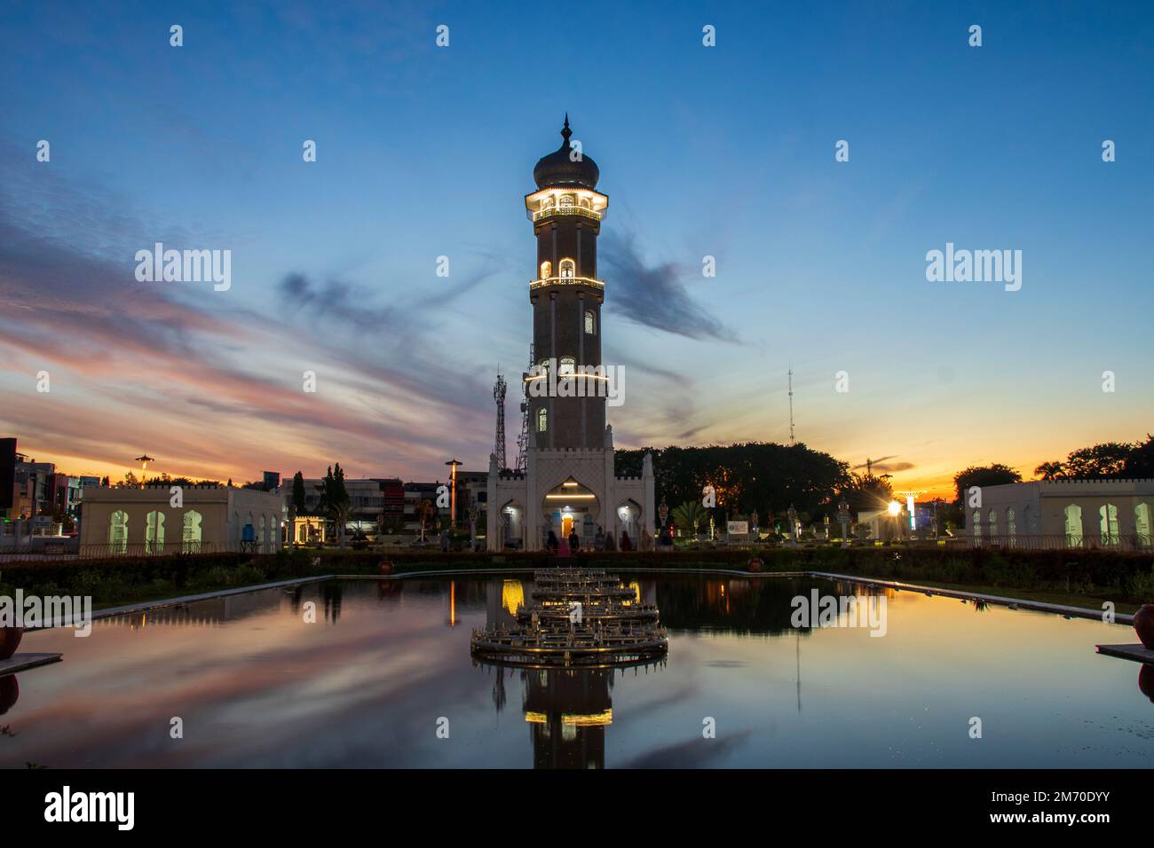 Torre della Grande Moschea di Baiturrahman, Aceh, Indonesia. Foto Stock