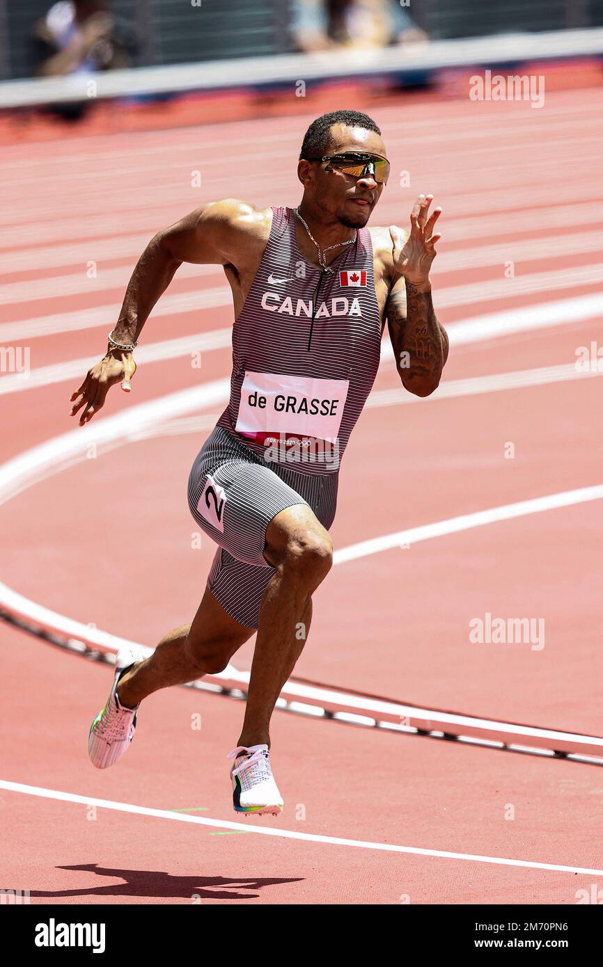 Andre De Grasse (CAN) gareggiando nelle manche da 200 metri maschili ai Giochi Olimpici estivi 2020 (2021) di Tokyo, Giappone Foto Stock