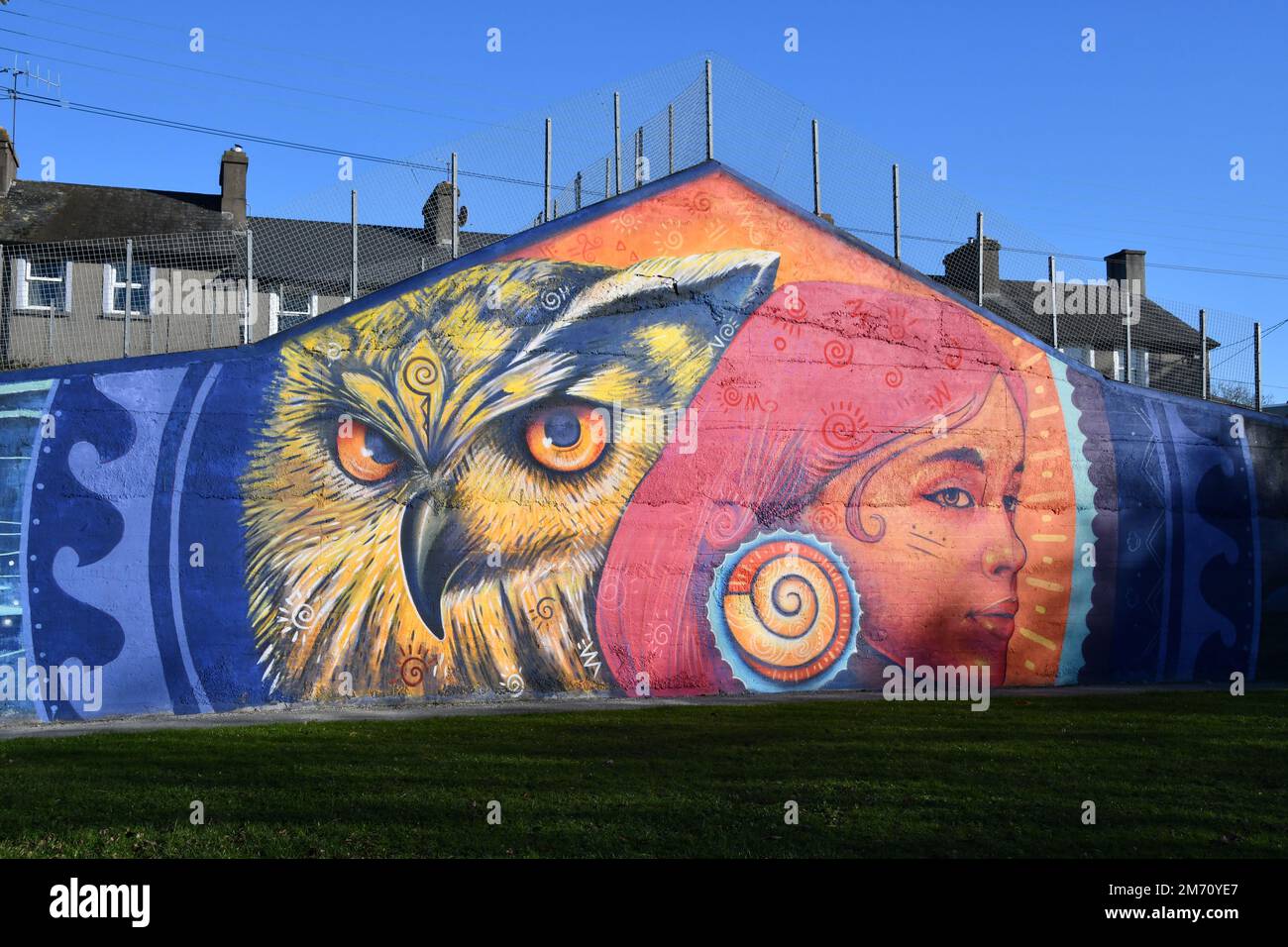 Graffiti su un edificio a Kilkenny Foto Stock