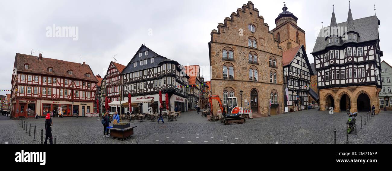 Foto panoramica della piazza del mercato con case a graticcio, enoteca e a graticcio municipio, Alsfeld, Assia, Germania Foto Stock