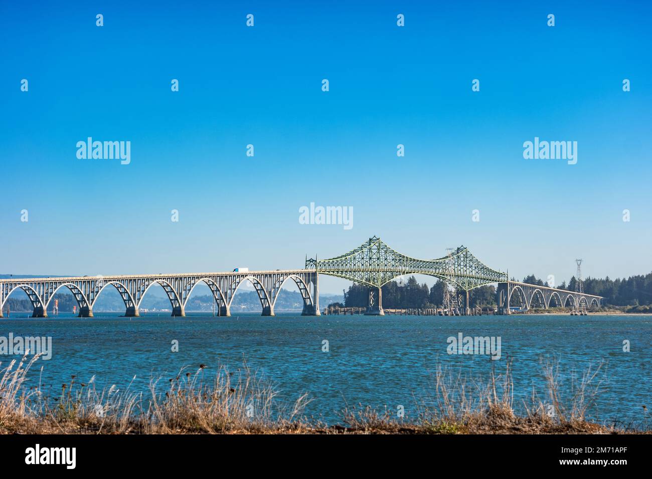 Conde McCullough Memorial Bridge a Coos Bay, Oregon, USA Foto Stock